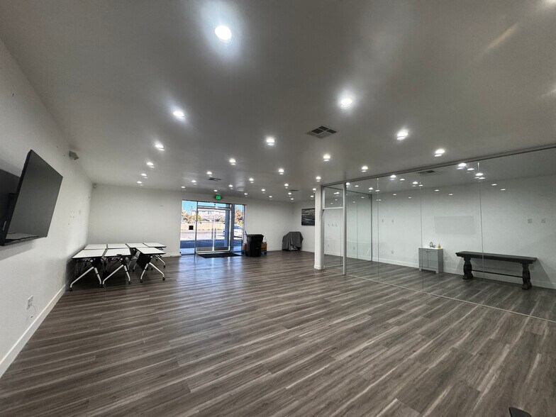 More Photos Of 12372 Garden Grove Blvd, Garden Grove Medical For Lease