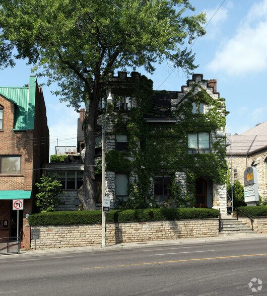 More Photos Of 236 Avenue Rd, Toronto Medical For Lease