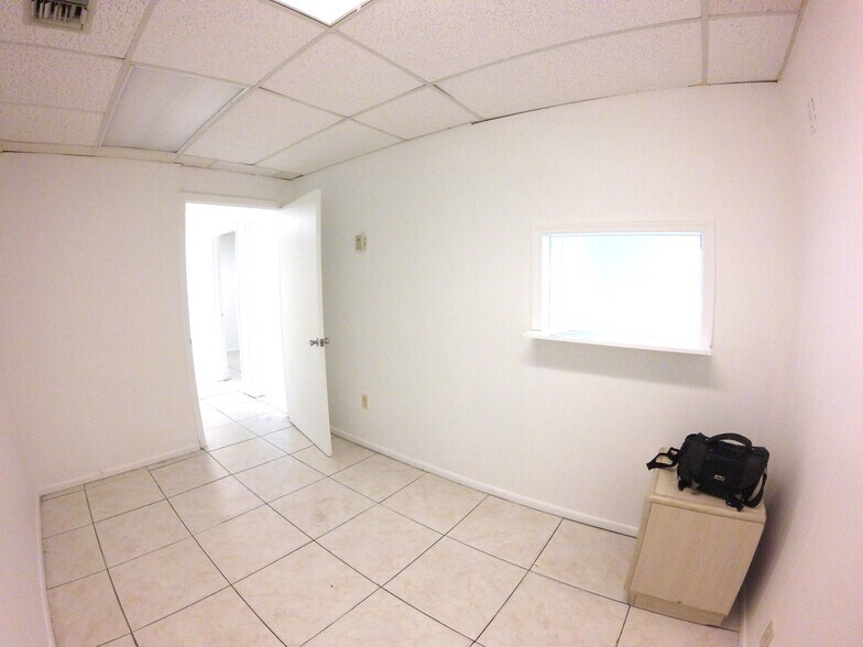 More Photos Of 2331 N State Road 7, Lauderhill Office For Lease