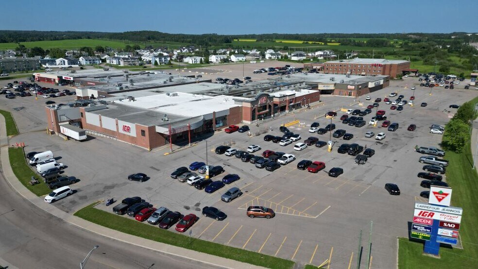 Primary Photo Of 1221 Boul Marcotte, Roberval General Retail For Lease