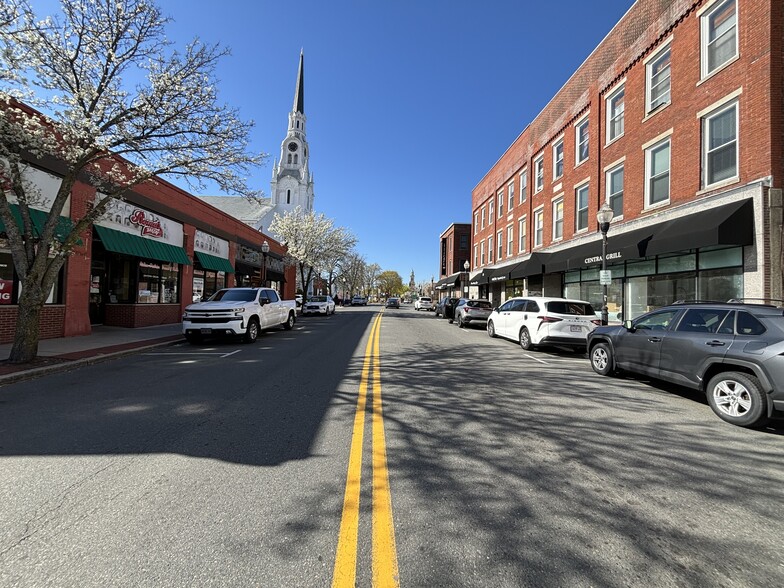 More Photos Of 315-325 Main St, Woburn Restaurant For Lease
