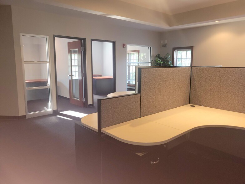 More Photos Of 116 County Line Rd W, Westerville Loft Creative Space For Sale