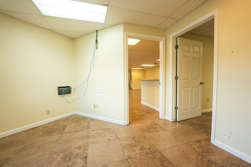 More Photos Of 690 N Franklin St, Christiansburg Office For Sale
