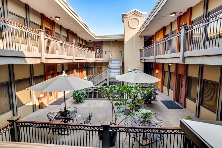 More Photos Of 705 S 9th St, Tacoma Office For Sale