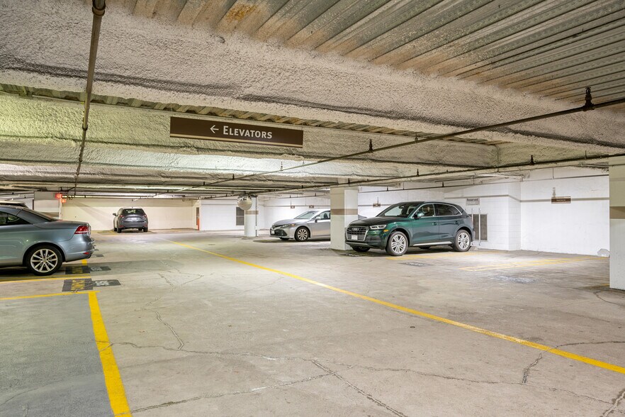 More Photos Of 301 N Lake Ave, Pasadena Office For Lease