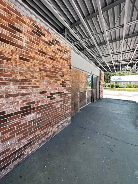 More Photos Of 705 S Orange Ave, Bartow Convenience Store For Sale