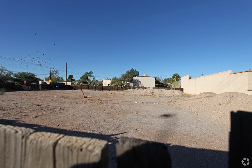 More Photos Of 1601 N Alvernon Way, Tucson Land For Lease