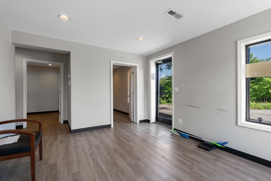 More Photos Of 5409 Charlotte Pike, Nashville Auto Dealership For Lease