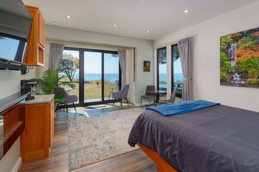 More Photos Of 409 Jackson St, Port Orford Specialty For Sale