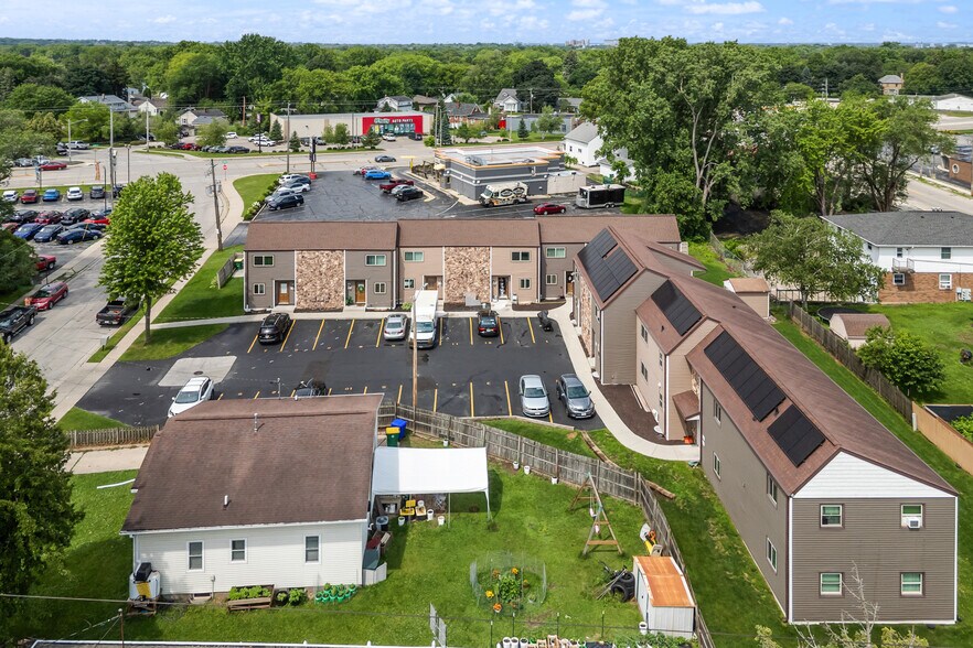 More Photos Of 1747 Oakdale Ave, Green Bay Apartments For Sale