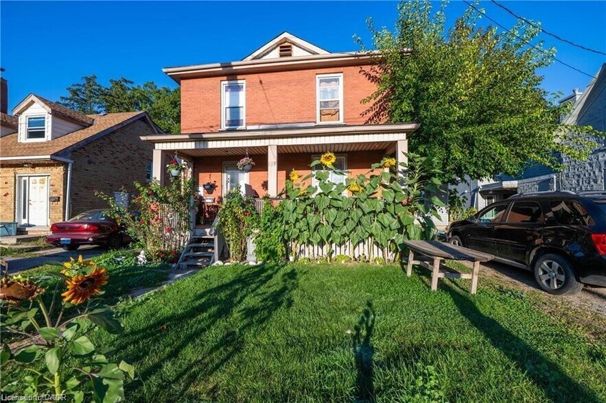 More Photos Of 225 Water St N, Cambridge Apartments For Sale