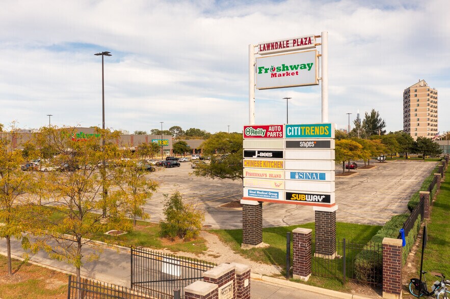 More Photos Of 3330 W Roosevelt Rd, Chicago Movie Theatre For Lease