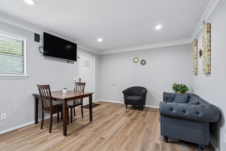 More Photos Of 8848 Soldier Creek Rd, Kingston Hotel For Sale