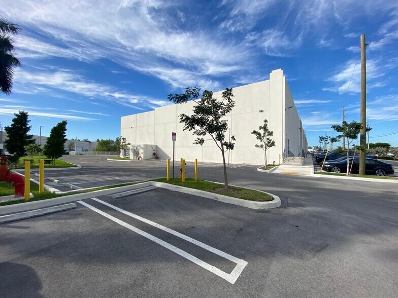 More Photos Of 13202 NW 107th Ave, Hialeah Gardens Warehouse For Sale