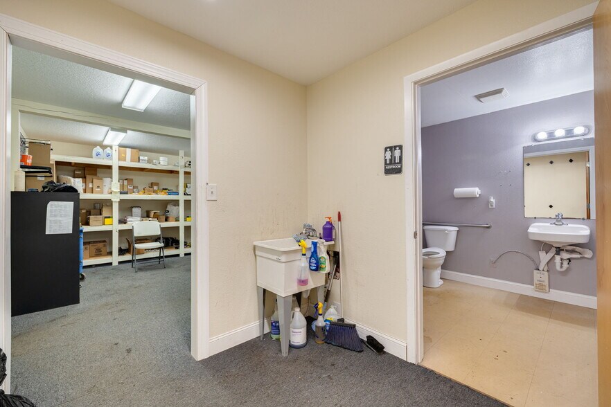 More Photos Of 9914 State Road 52, Hudson Warehouse For Sale