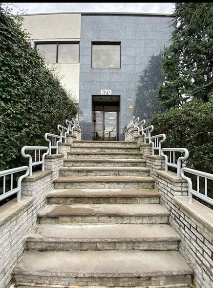 More Photos Of 670 Bergen Blvd, Ridgefield Medical For Sale