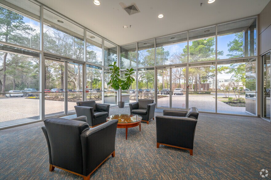 More Photos Of 22001 Northpark Dr, Kingwood Light Manufacturing For Lease