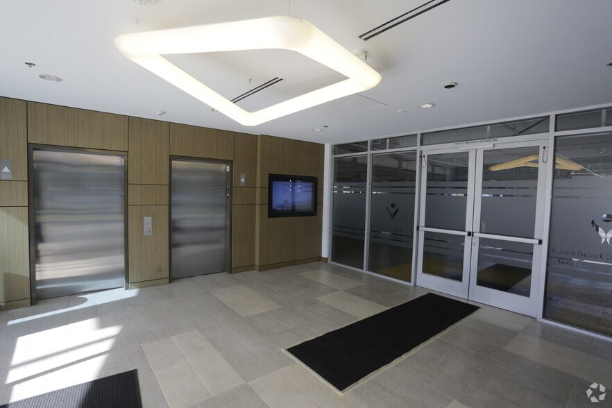 More Photos Of 3828 Schaufele Ave, Long Beach Medical For Lease
