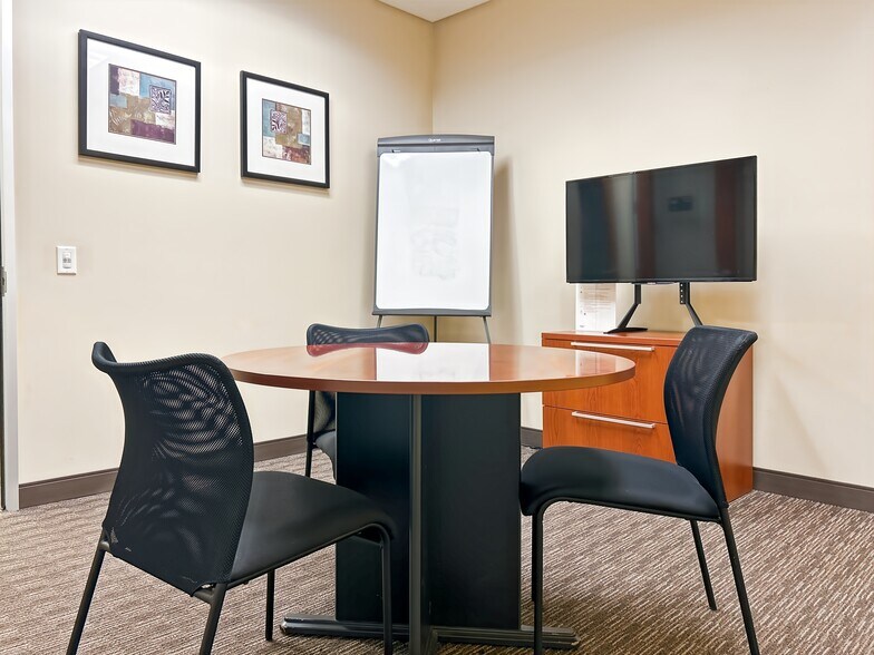 More Photos Of 18756 Stone Oak Pky, San Antonio Coworking Space