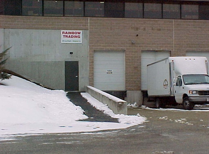 More Photos Of 84 October Hill Rd, Holliston Flex For Sale