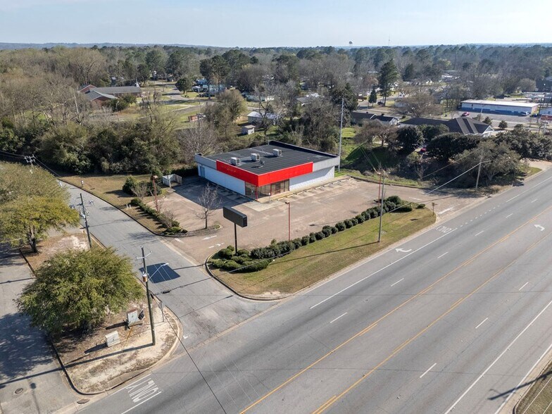 More Photos Of 1205 S Eufaula Ave, Eufaula Freestanding For Sale