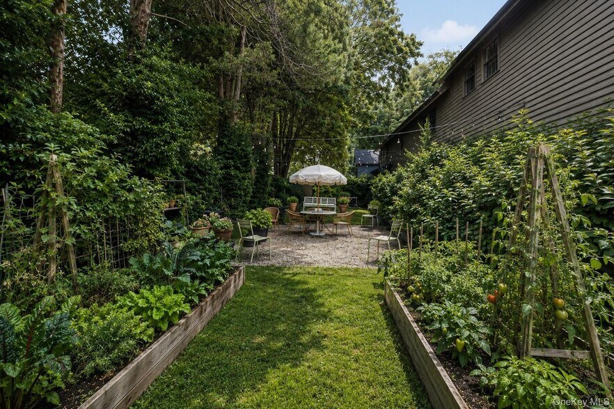 More Photos Of 259 Westchester Ave, Pound Ridge Storefront For Sale