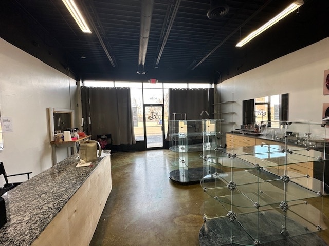 More Photos Of 6630-6638 NW 36th St, Bethany Unknown For Lease