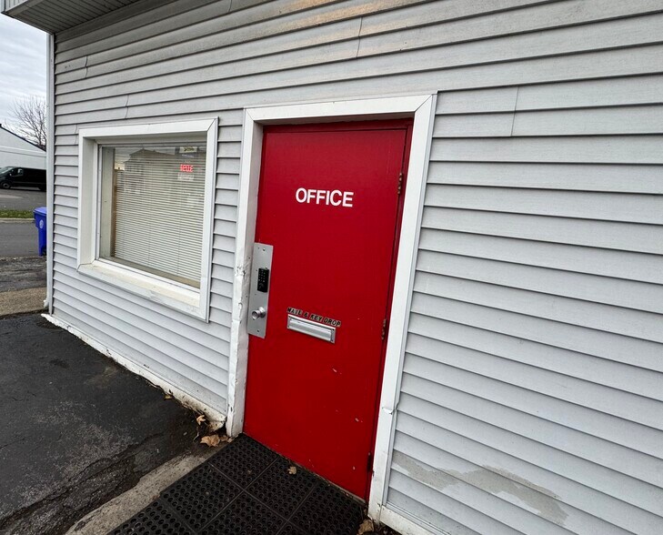 More Photos Of 2085 Clinton St, West Seneca Auto Repair For Sale