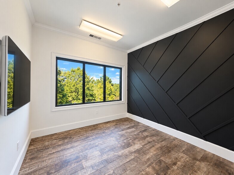 More Photos Of 501 S Main St, Alpharetta Medical For Lease