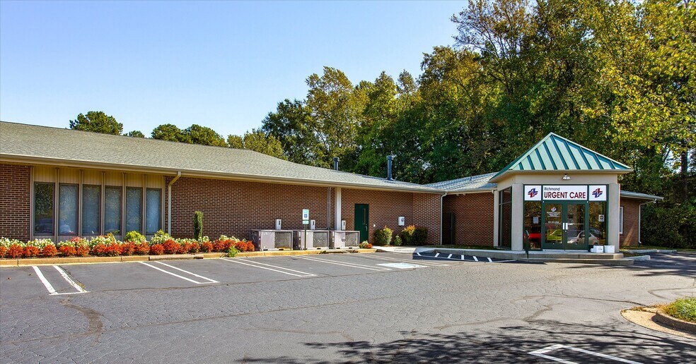 More Photos Of 1770 N Parham Rd, Richmond Office For Lease