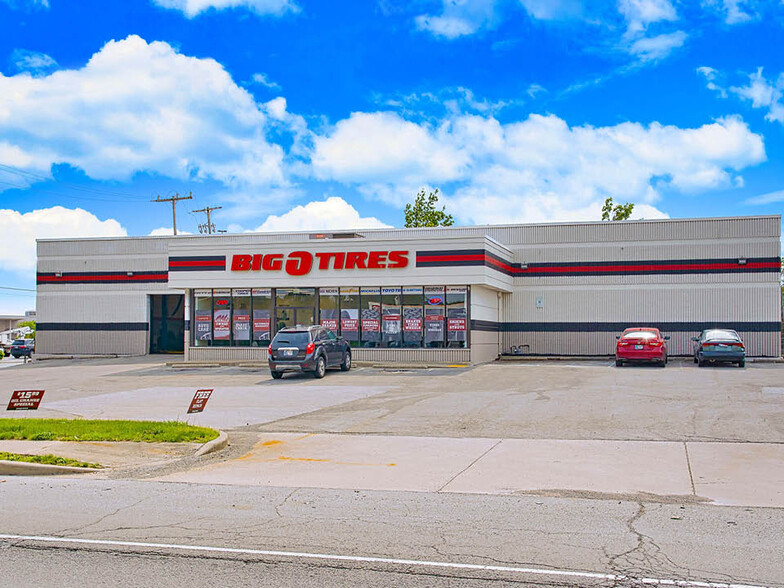 Primary Photo Of 1298 N Madison Ave, Greenwood Auto Repair For Sale