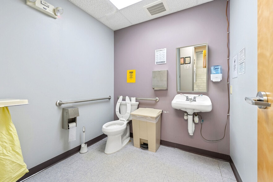 More Photos Of 11 Kimball Dr, Hooksett Storefront Retail Office For Sale