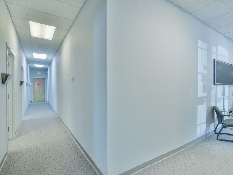 More Photos Of 7 Worth Cir, Johnson City Loft Creative Space For Lease