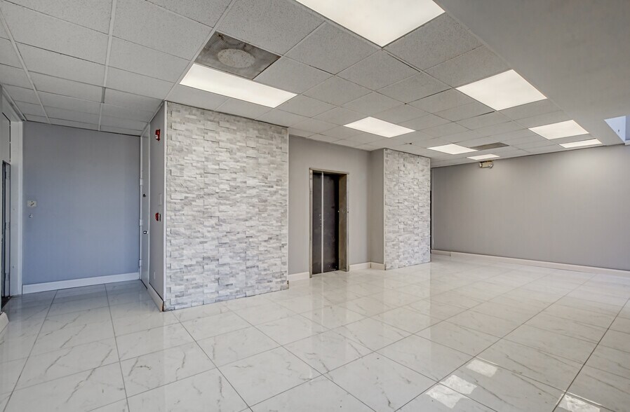 More Photos Of 6501 Arlington Expy, Jacksonville Office Residential For Sale