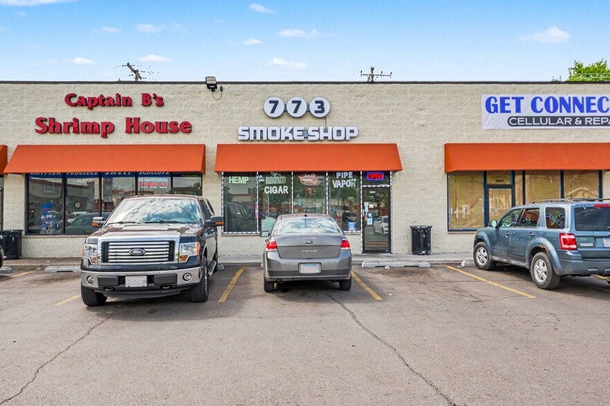 More Photos Of 5633-5647 W Roosevelt Rd, Cicero Freestanding For Sale