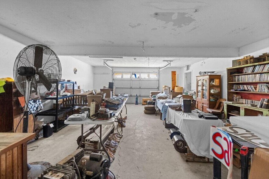 More Photos Of 530 E Hwy 69, Denison Office For Sale