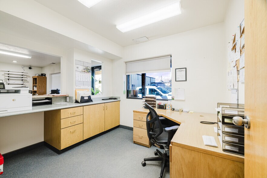 More Photos Of 1070 Silver St, Elko Manufacturing For Lease