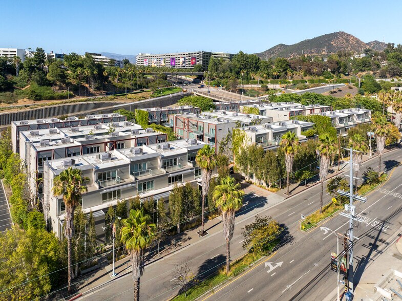 More Photos Of 3450 Cahuenga Blvd W, Los Angeles Office Residential For Lease
