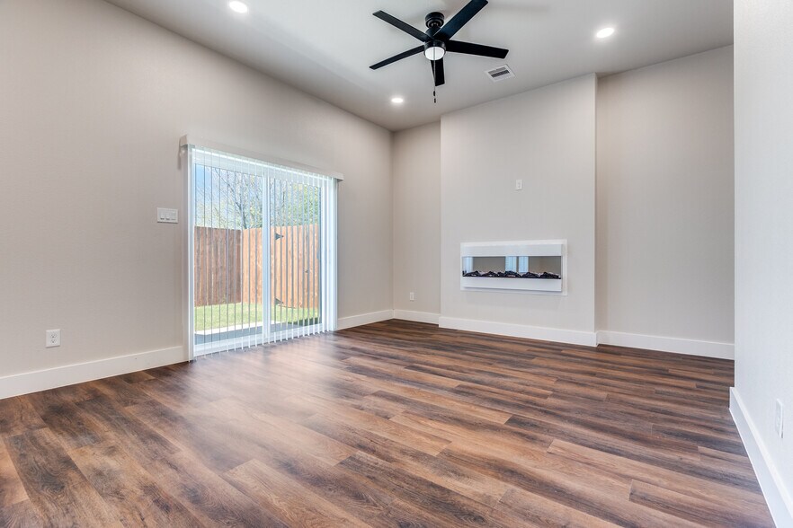 More Photos Of 6655 Mountain Trl, Dallas Apartments For Sale