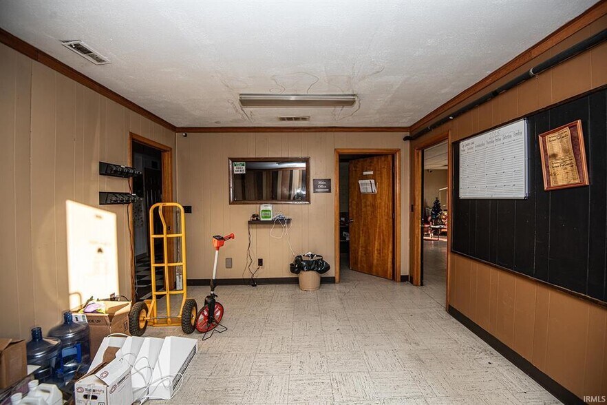 More Photos Of 1985 S Old US 41, Vincennes Industrial For Sale