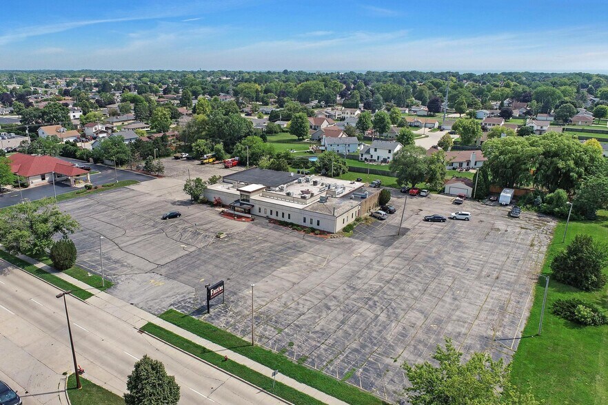 More Photos Of 2801 30th Ave, Kenosha Restaurant For Sale