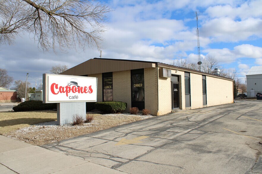 Primary Photo Of 160 W Scott St, Fond Du Lac General Retail For Sale