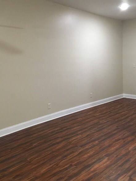 More Photos Of 707 West Ave, Jenkintown Storefront Retail Residential For Lease