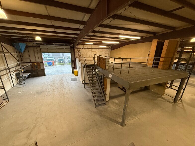 More Photos Of 5625 48th Dr NE, Marysville Manufacturing For Sale