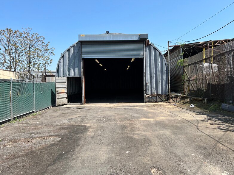 More Photos Of 15-21 129th st, College Point Industrial For Lease