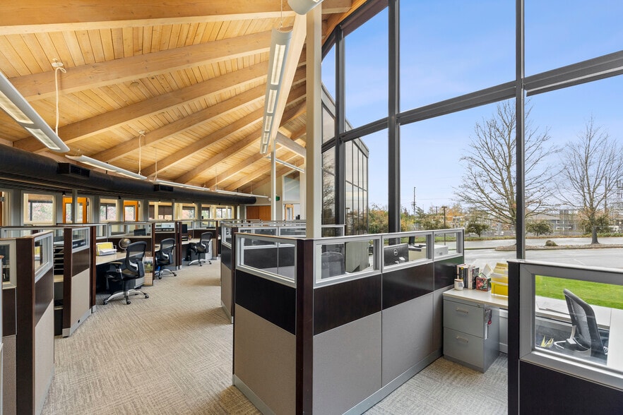 More Photos Of 9200 SW Barnes Rd, Portland Office For Sale