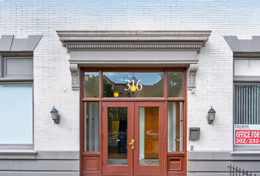 More Photos Of 316 F St NE, Washington Office For Lease