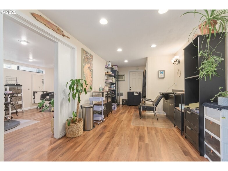 More Photos Of 1492 Pearl St, Eugene Office For Sale