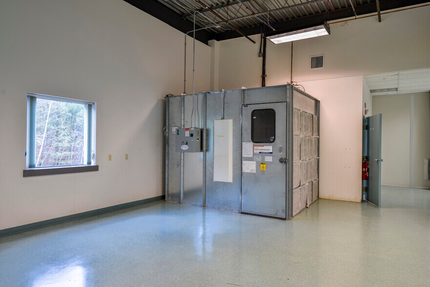 More Photos Of 58B Main St, Bolton Light Distribution For Lease