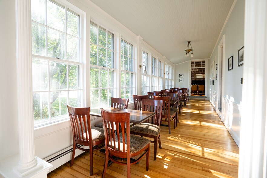 More Photos Of 121 E Main St, Searsport Hospitality For Sale